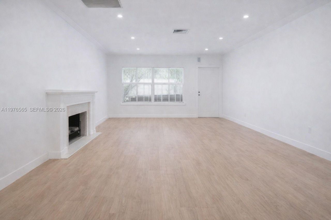 100 SW 30th Rd, Miami, FL 33129 Photo