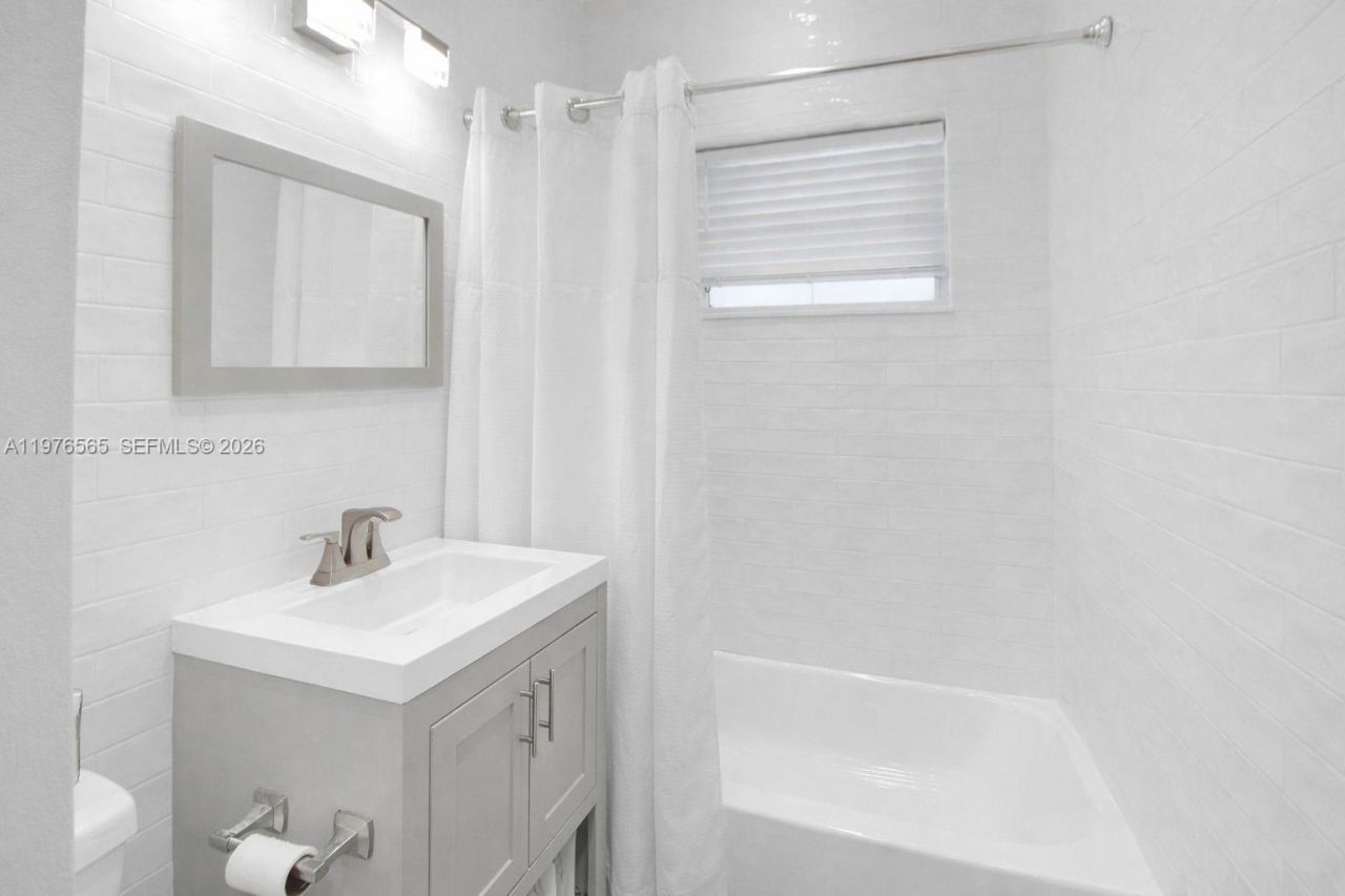 100 SW 30th Rd, Miami, FL 33129 Photo