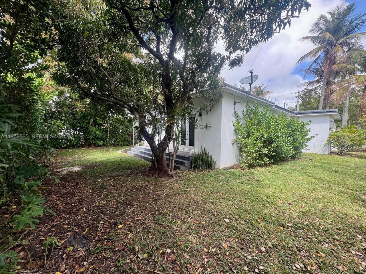 100 SW 30th Rd, Miami, FL 33129 Photo