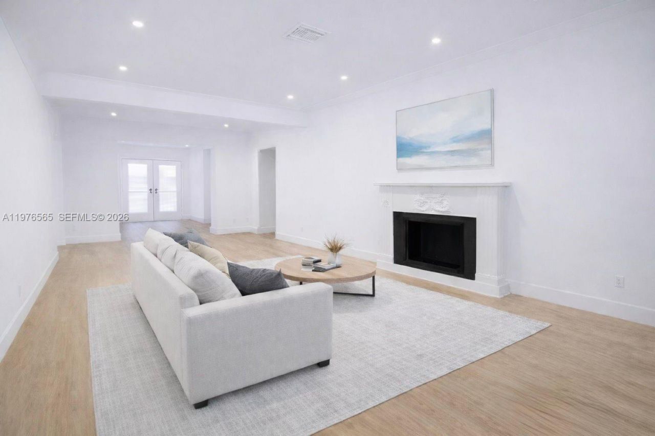 100 SW 30th Rd, Miami, FL 33129 Photo