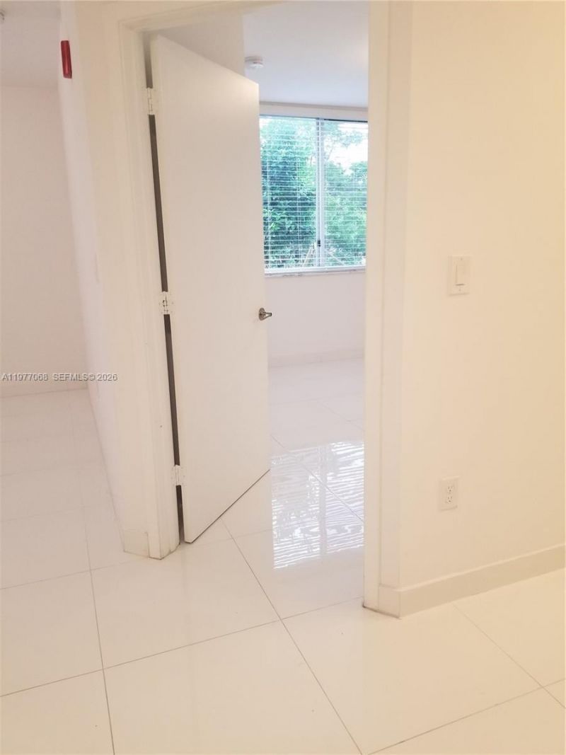 2651 NE 212th Ter , Unit 103, Miami, FL 33180 Photo