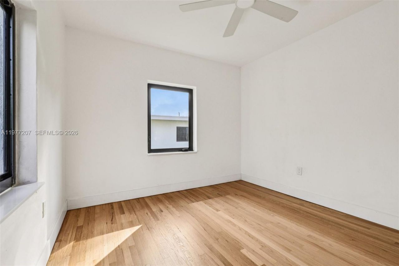 700 NE 87th St, Miami, FL 33138 Photo