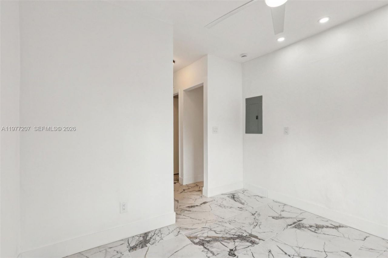 700 NE 87th St, Miami, FL 33138 Photo