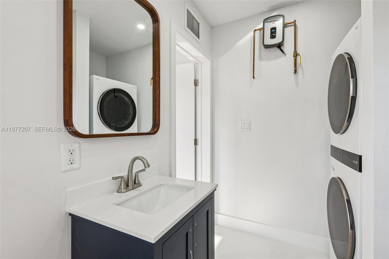 700 NE 87th St, Miami, FL 33138 Photo