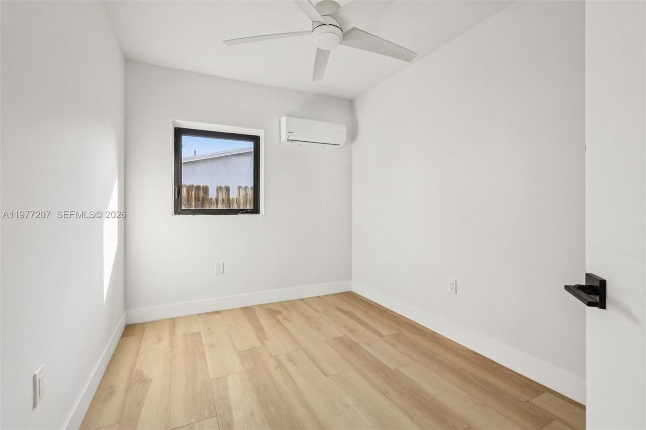 700 NE 87th St, Miami, FL 33138 Photo