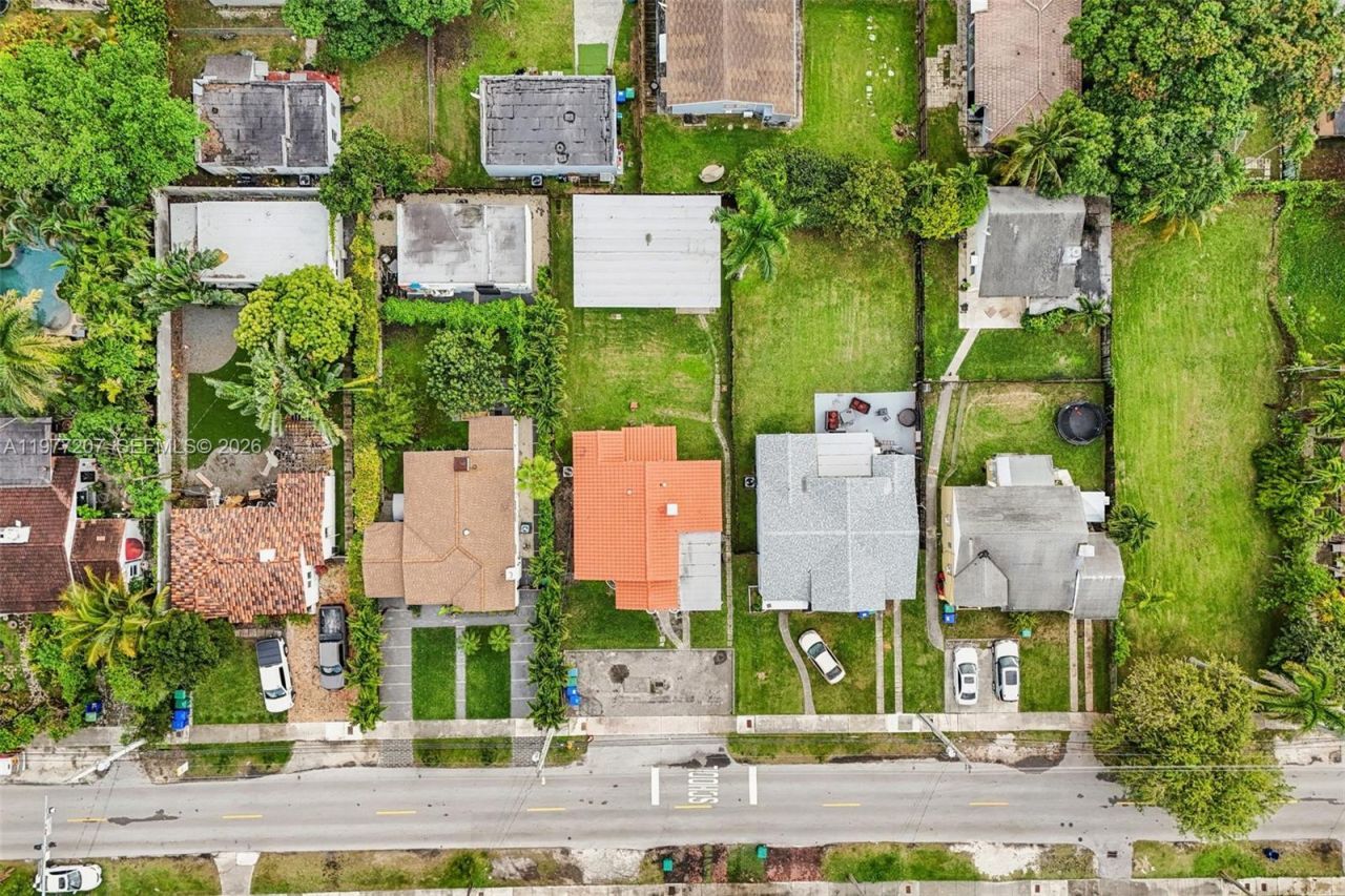 700 NE 87th St, Miami, FL 33138 Photo