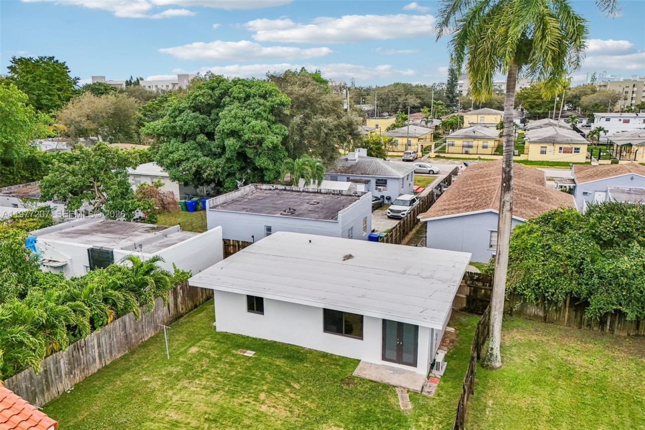 700 NE 87th St, Miami, FL 33138 Photo