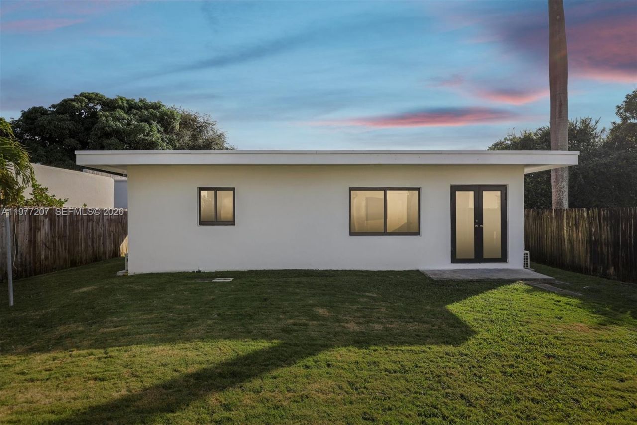 700 NE 87th St, Miami, FL 33138 Photo