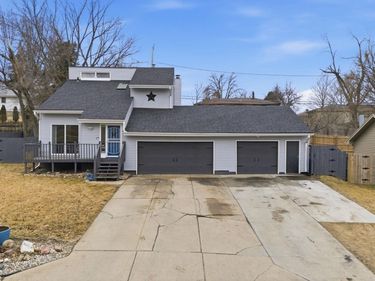 8505 Pratt Street , Omaha, NE 68134