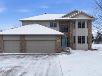 2518 Parkview Drive S Fargo, ND 58103