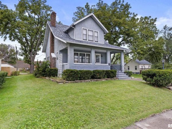 217 40TH Street , Moline, IL 61265