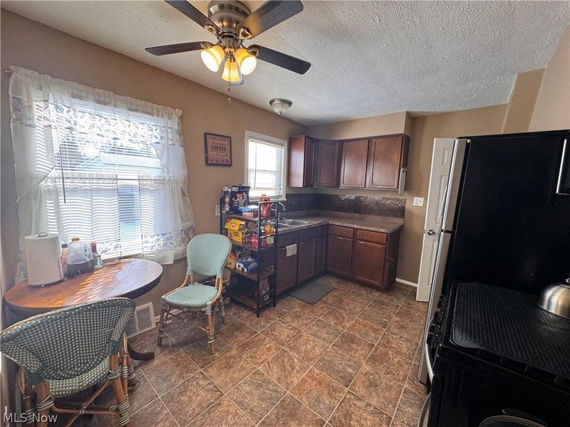 12908 York Boulevard, Garfield Heights, OH 44125 Photo 4