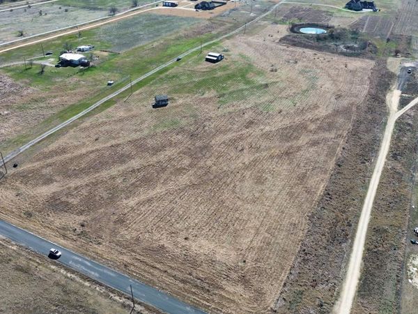 668 County Road 451, Taylor, TX 76574