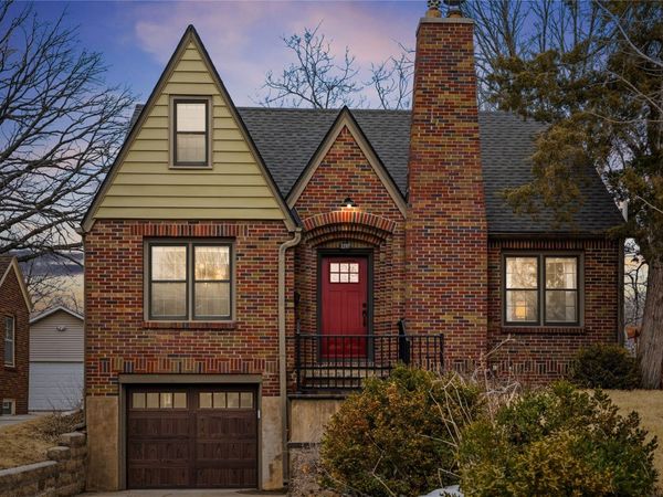 2207 39th Street, Des Moines, IA 50310