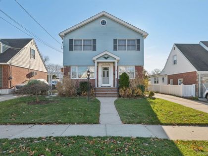 444 Carnation Avenue Floral Park, NY 11001