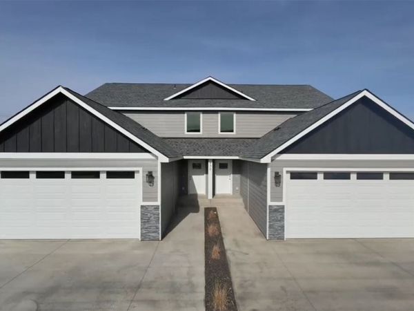 930 W Ted Yao Way, Moses Lake, WA 98837