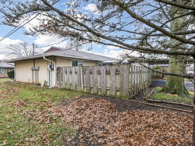 2348 Woodbrook Circle N, Unit F, Columbus, OH 43223 Photo 30