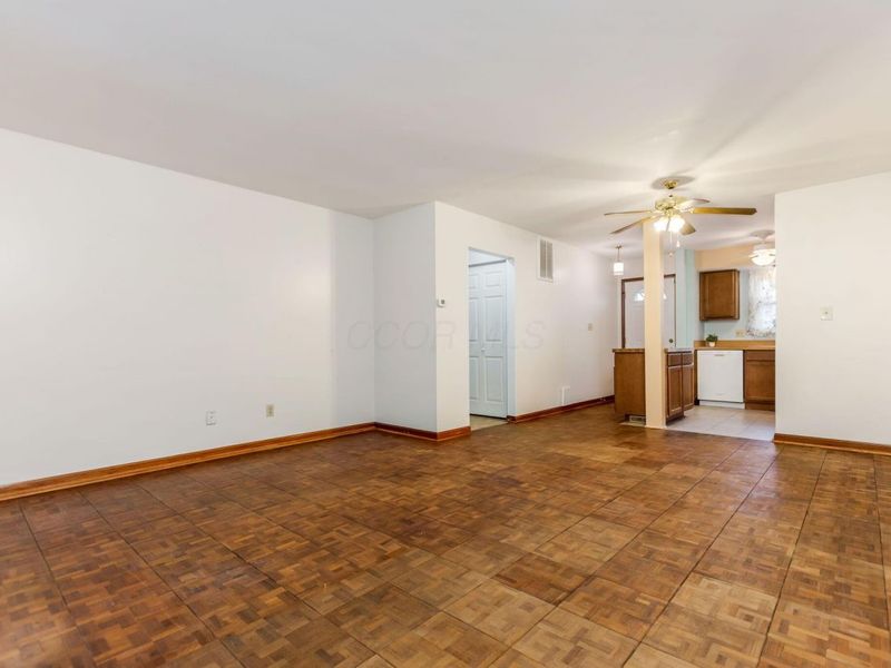 2348 Woodbrook Circle N, Unit F, Columbus, OH 43223 Photo 7