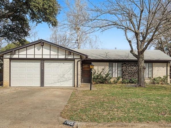 7449 Beaty Street , Fort Worth, TX 76112