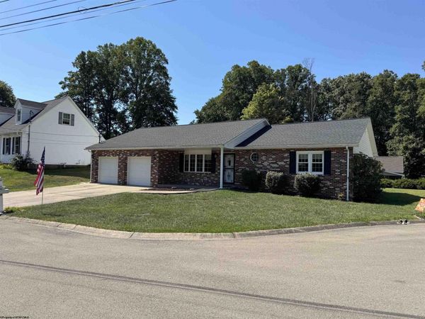 8 Franklin Court, Fairmont, WV 26554