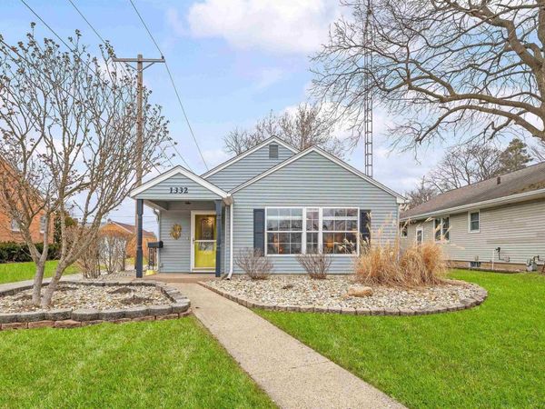 1332 E Mishawaka Avenue, Mishawaka, IN 46544