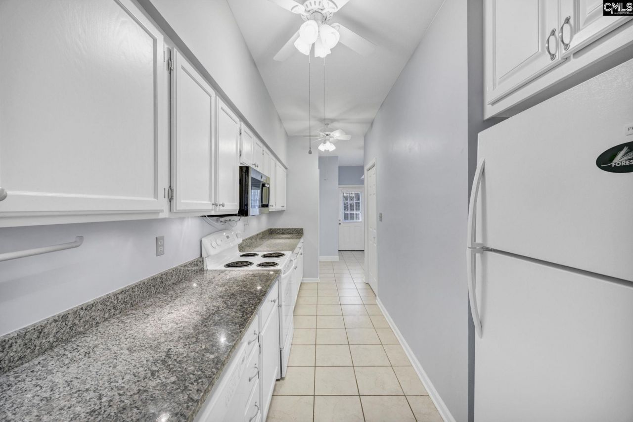 197 Carlyle Circle Photo 11