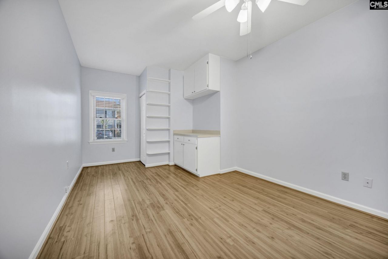 197 Carlyle Circle Photo 17