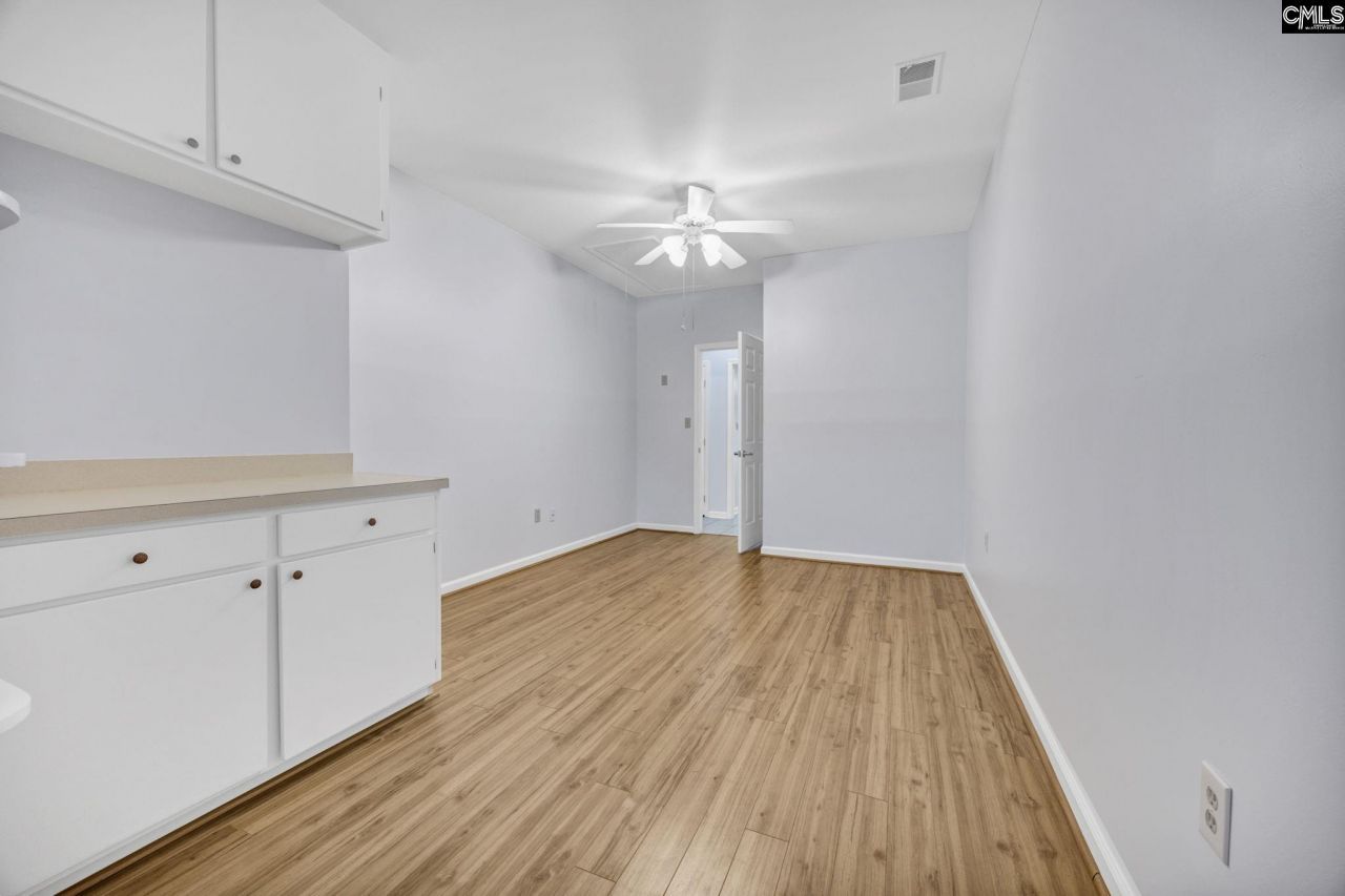 197 Carlyle Circle Photo 18