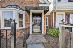 197 Carlyle Circle photo 4