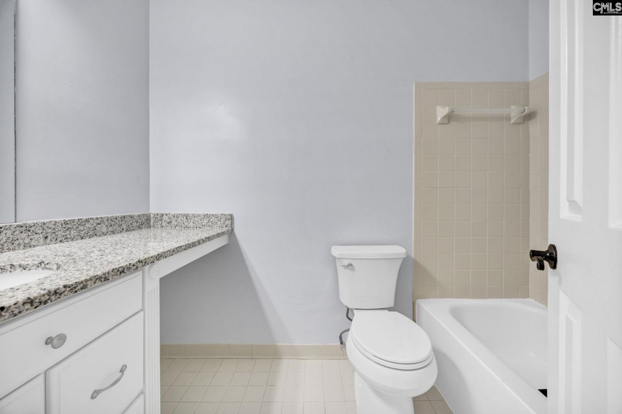 197 Carlyle Circle Photo 23