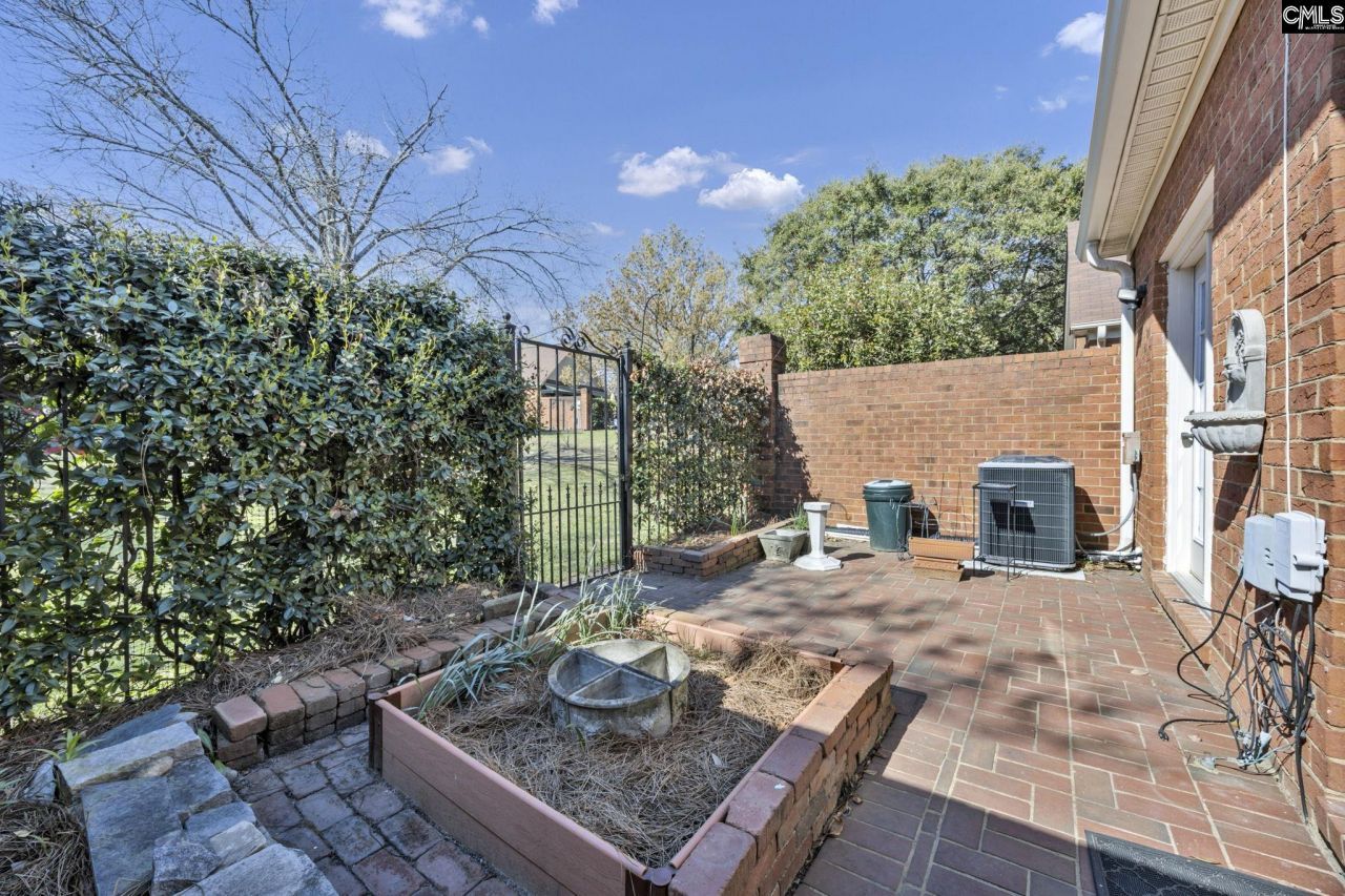 197 Carlyle Circle Photo 28