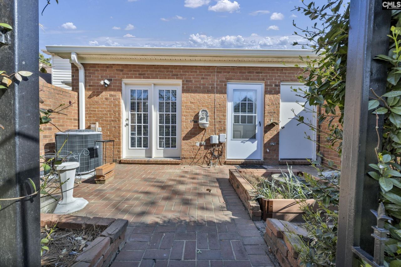 197 Carlyle Circle Photo 29