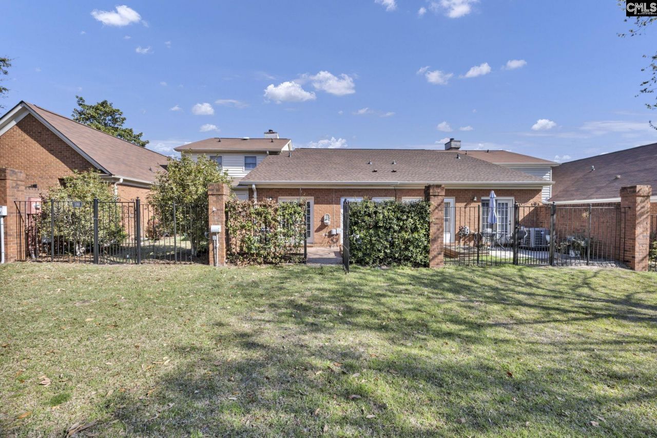 197 Carlyle Circle Photo 30