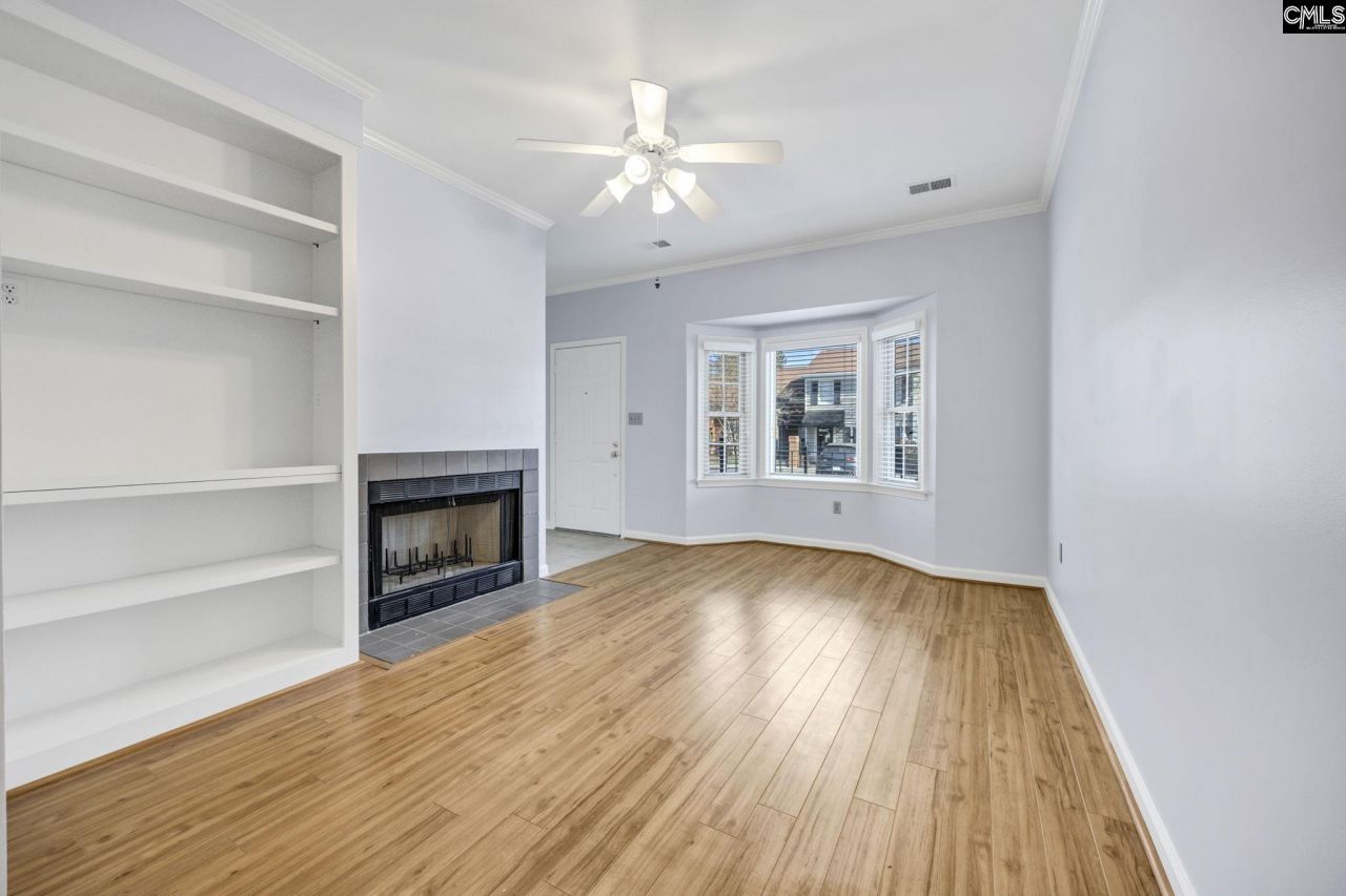 197 Carlyle Circle Photo 4