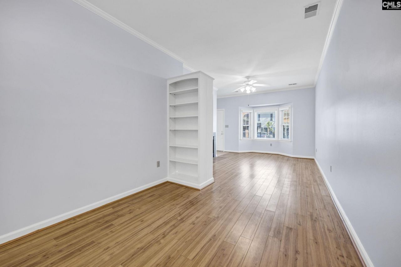 197 Carlyle Circle Photo 7