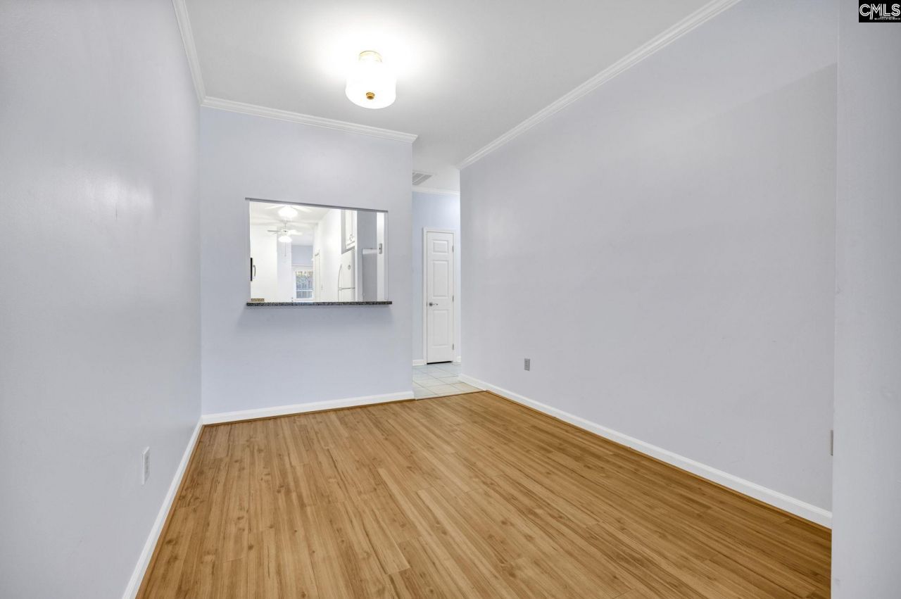 197 Carlyle Circle Photo 8