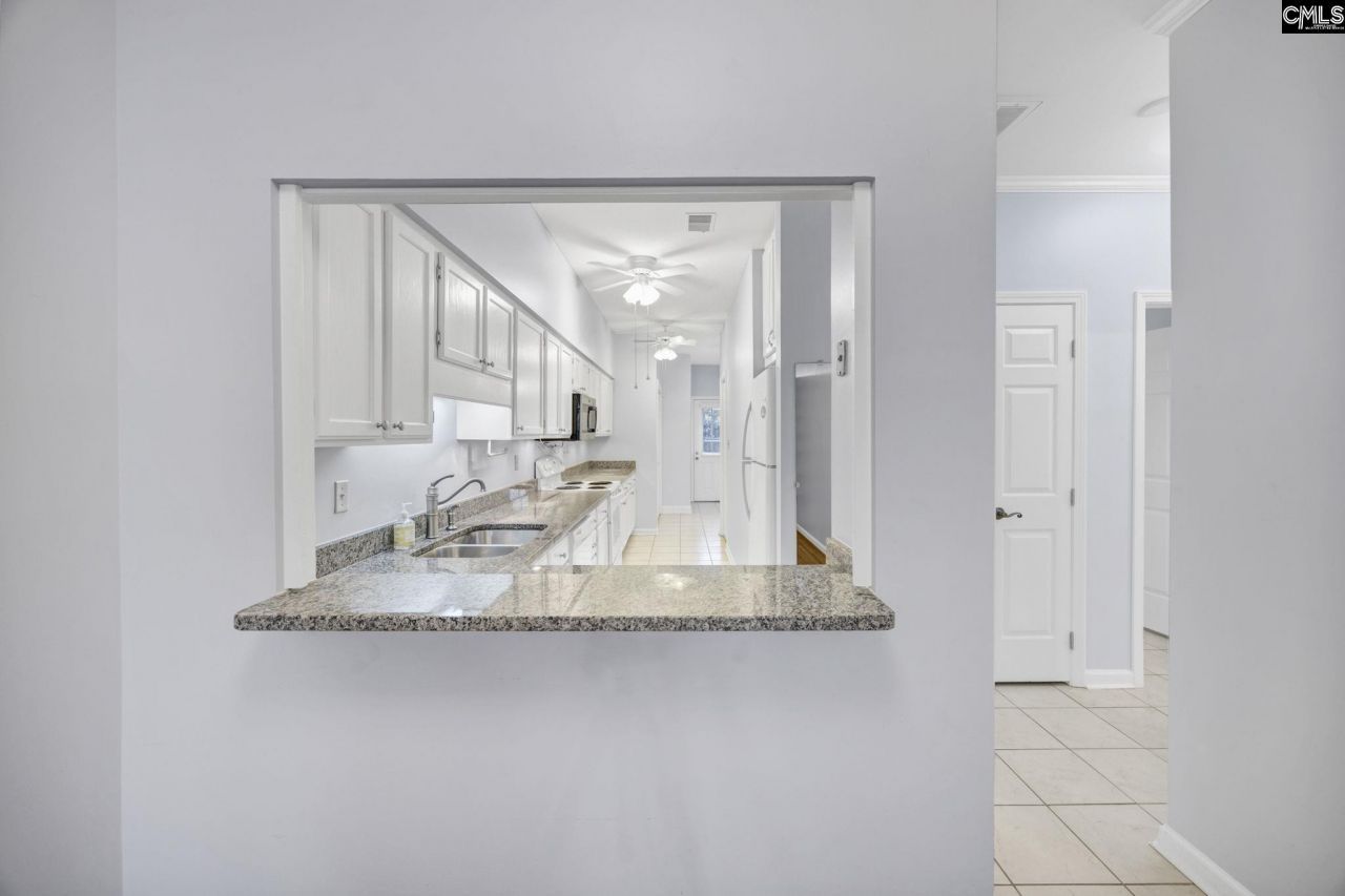 197 Carlyle Circle Photo 9