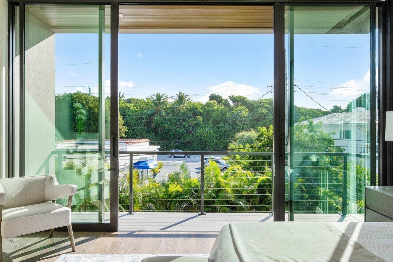 130 NE Wavecrest Way, Boca Raton, FL 33432 Photo