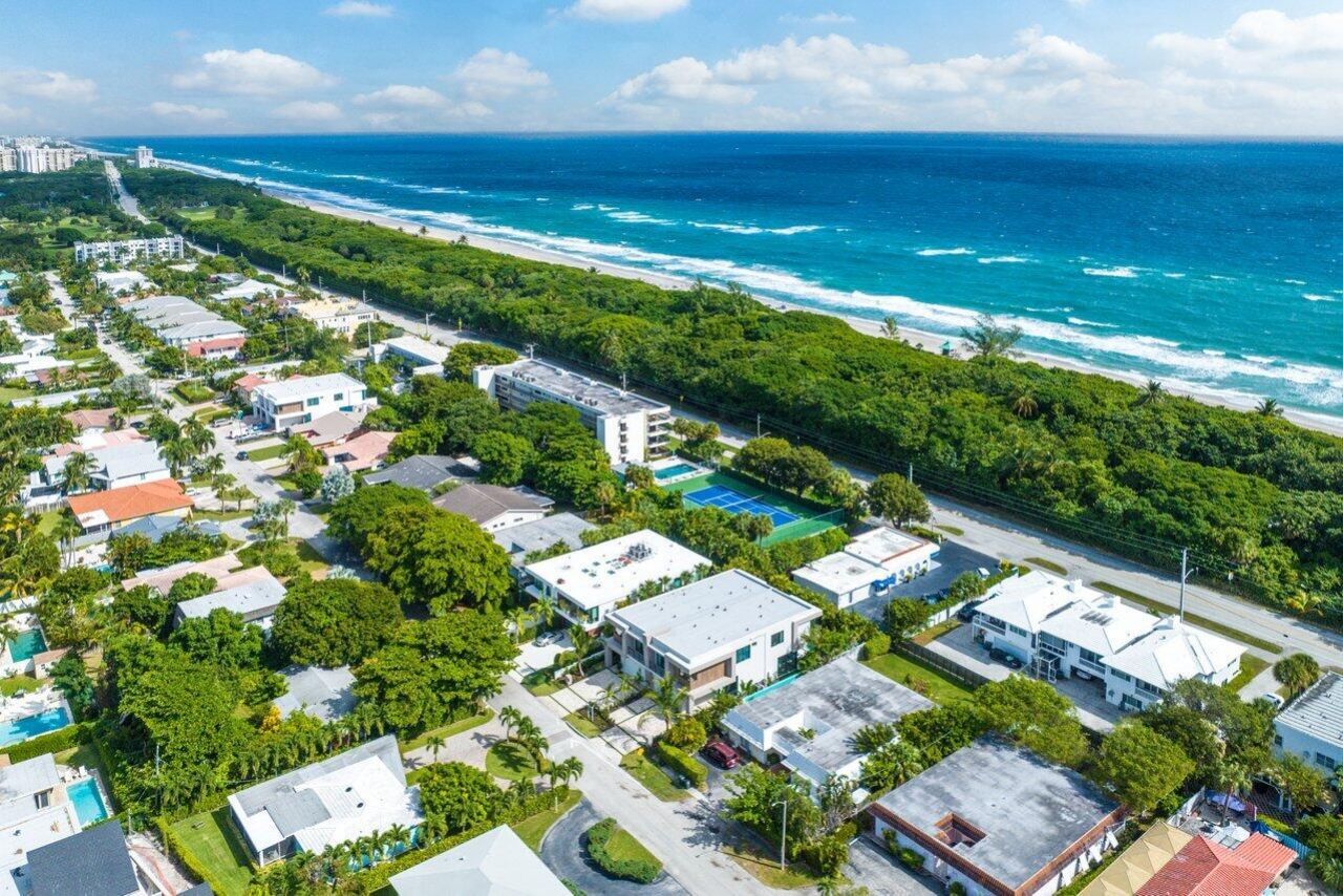 130 NE Wavecrest Way, Boca Raton, FL 33432 Photo