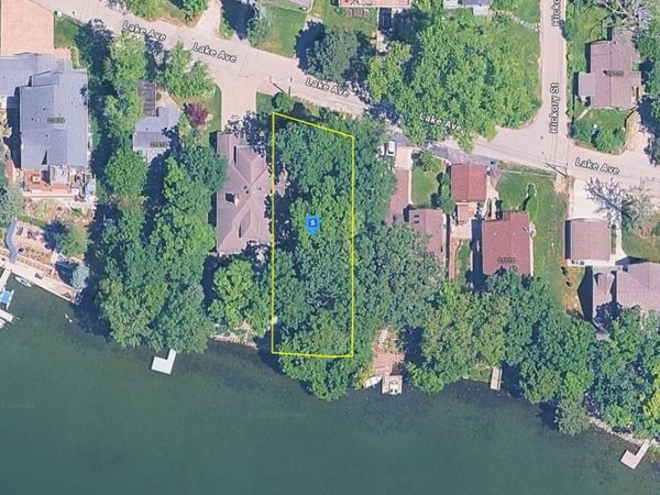 21803 W Lake Avenue , Round Lake, IL 60073