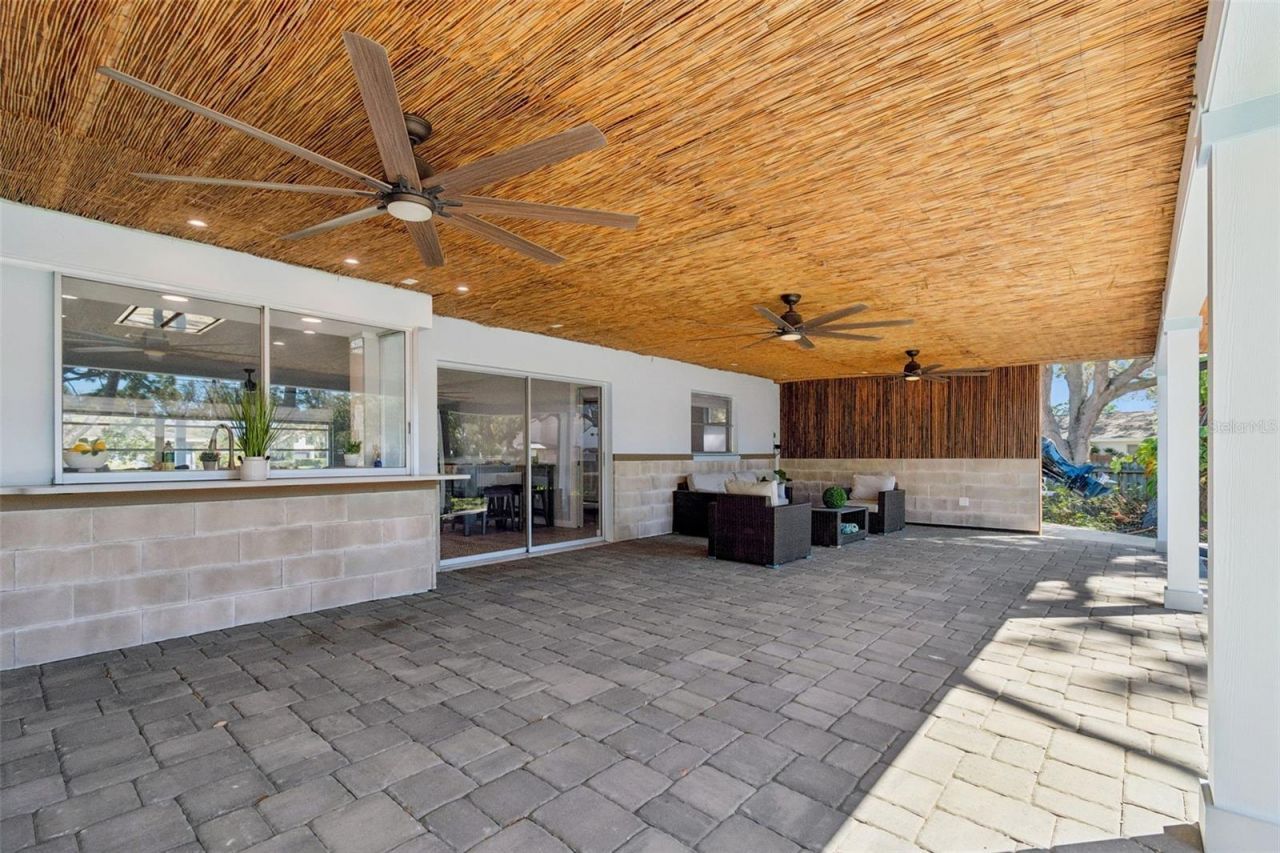 6695 Canton Street S, Saint Petersburg, FL 33712 Photo