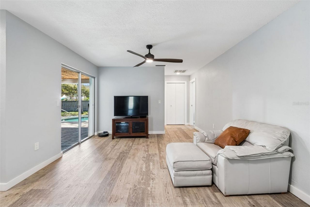 6695 Canton Street S, Saint Petersburg, FL 33712 Photo