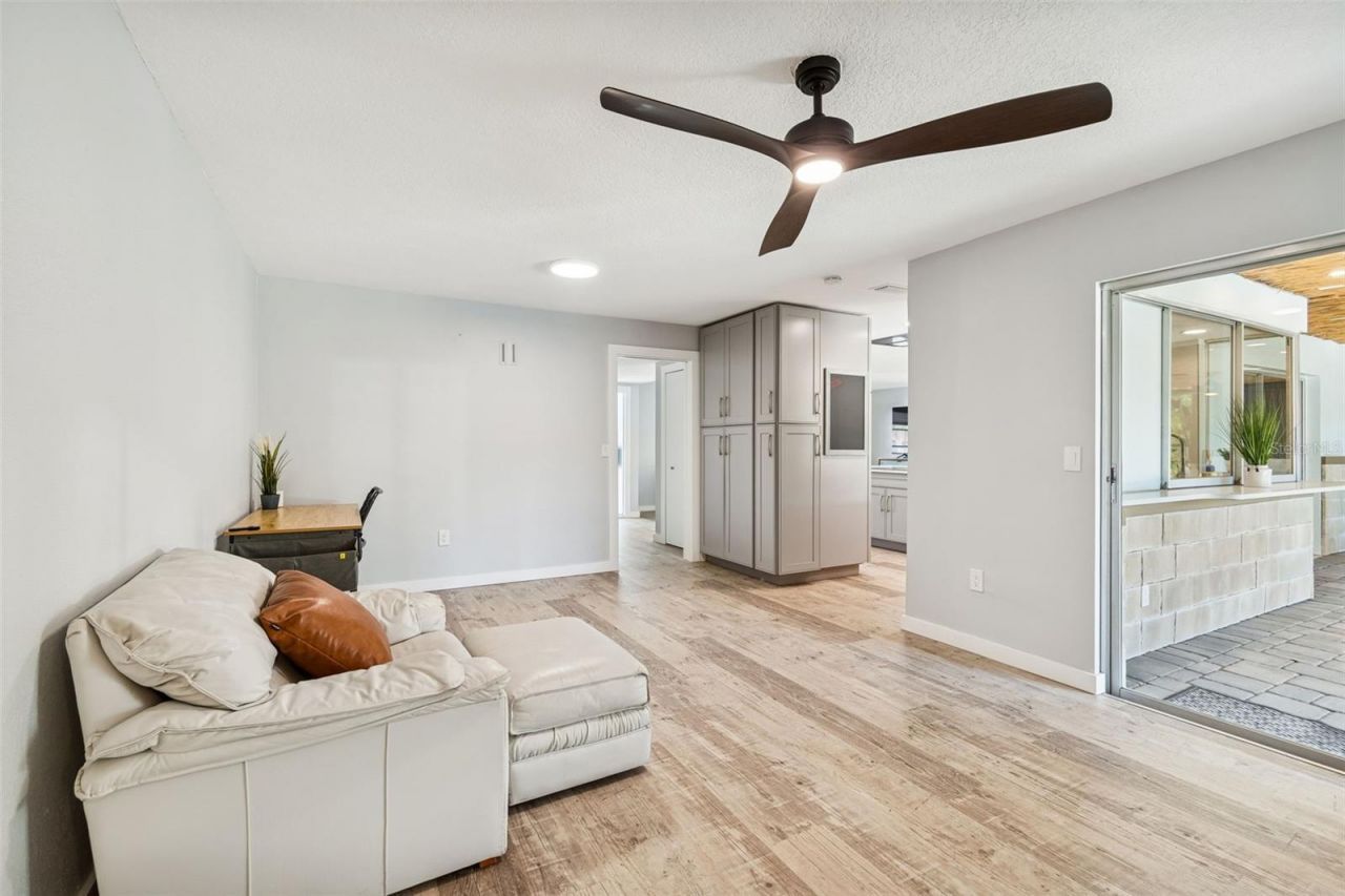 6695 Canton Street S, Saint Petersburg, FL 33712 Photo