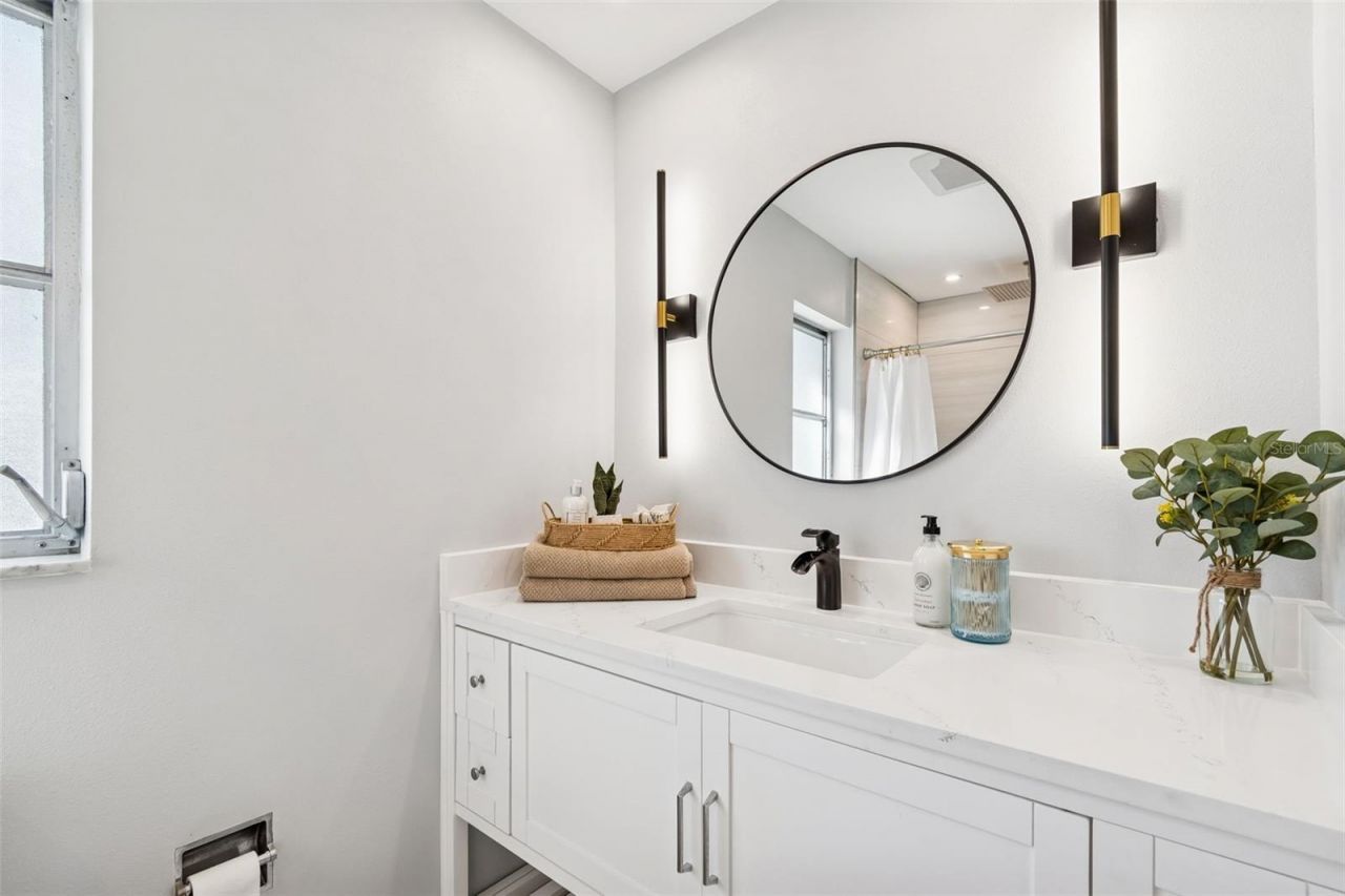 6695 Canton Street S, Saint Petersburg, FL 33712 Photo