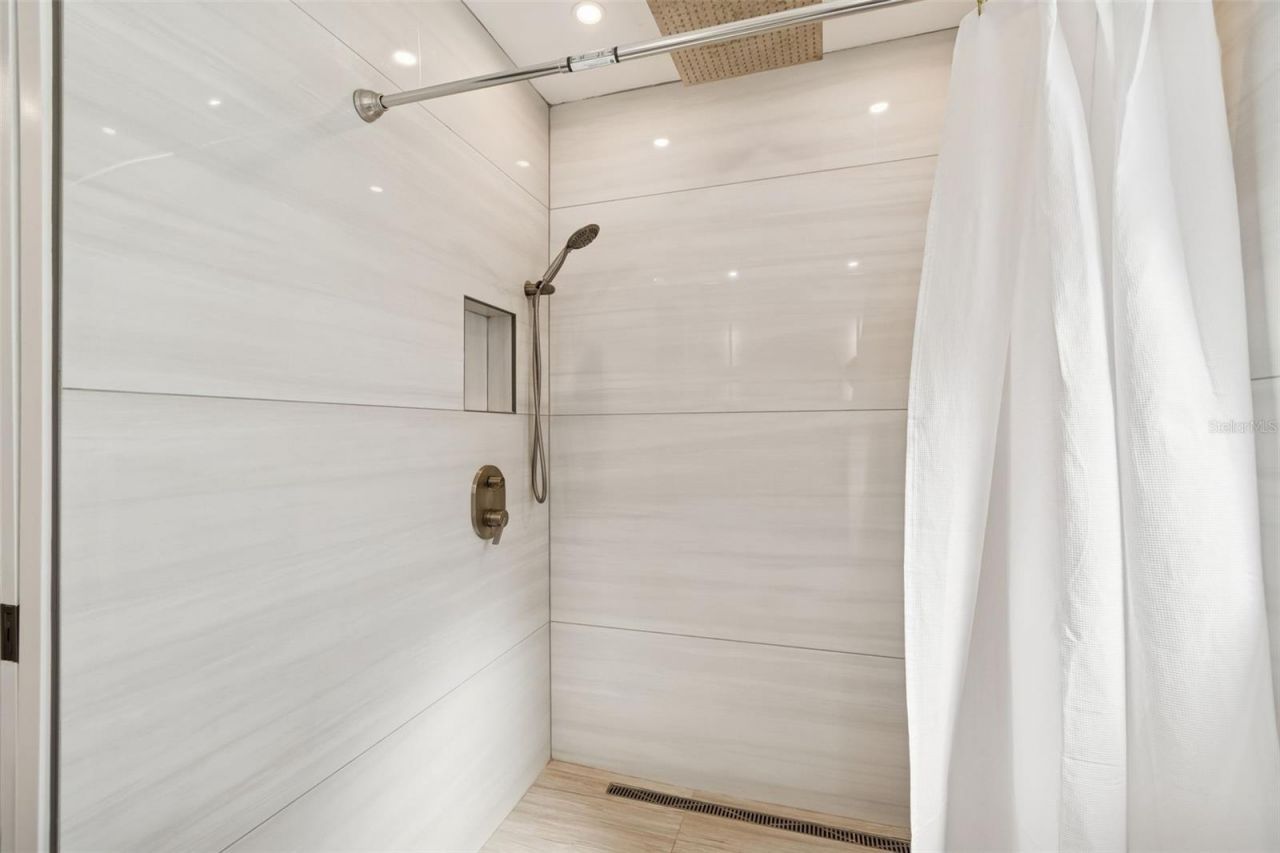 6695 Canton Street S, Saint Petersburg, FL 33712 Photo