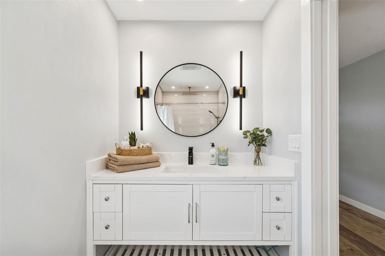 6695 Canton Street S, Saint Petersburg, FL 33712 Photo