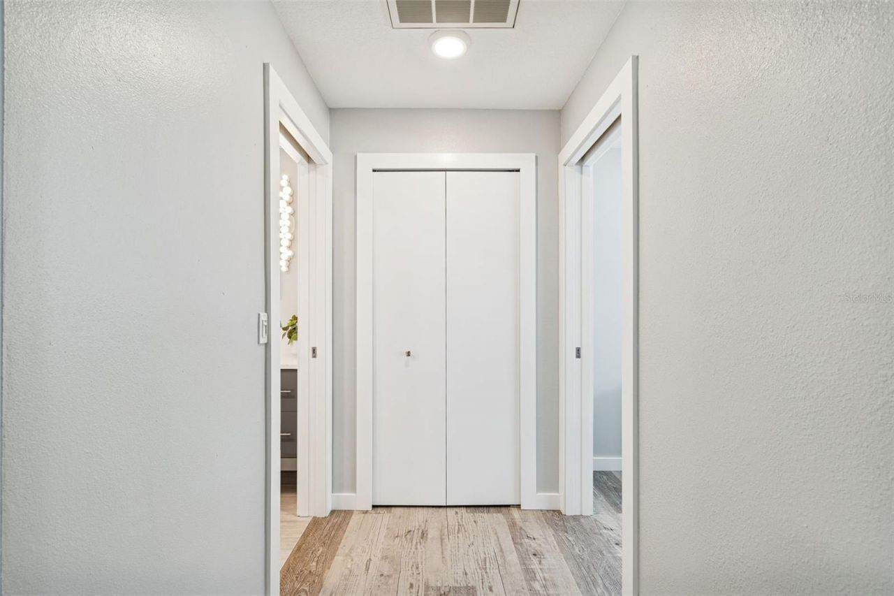 6695 Canton Street S, Saint Petersburg, FL 33712 Photo