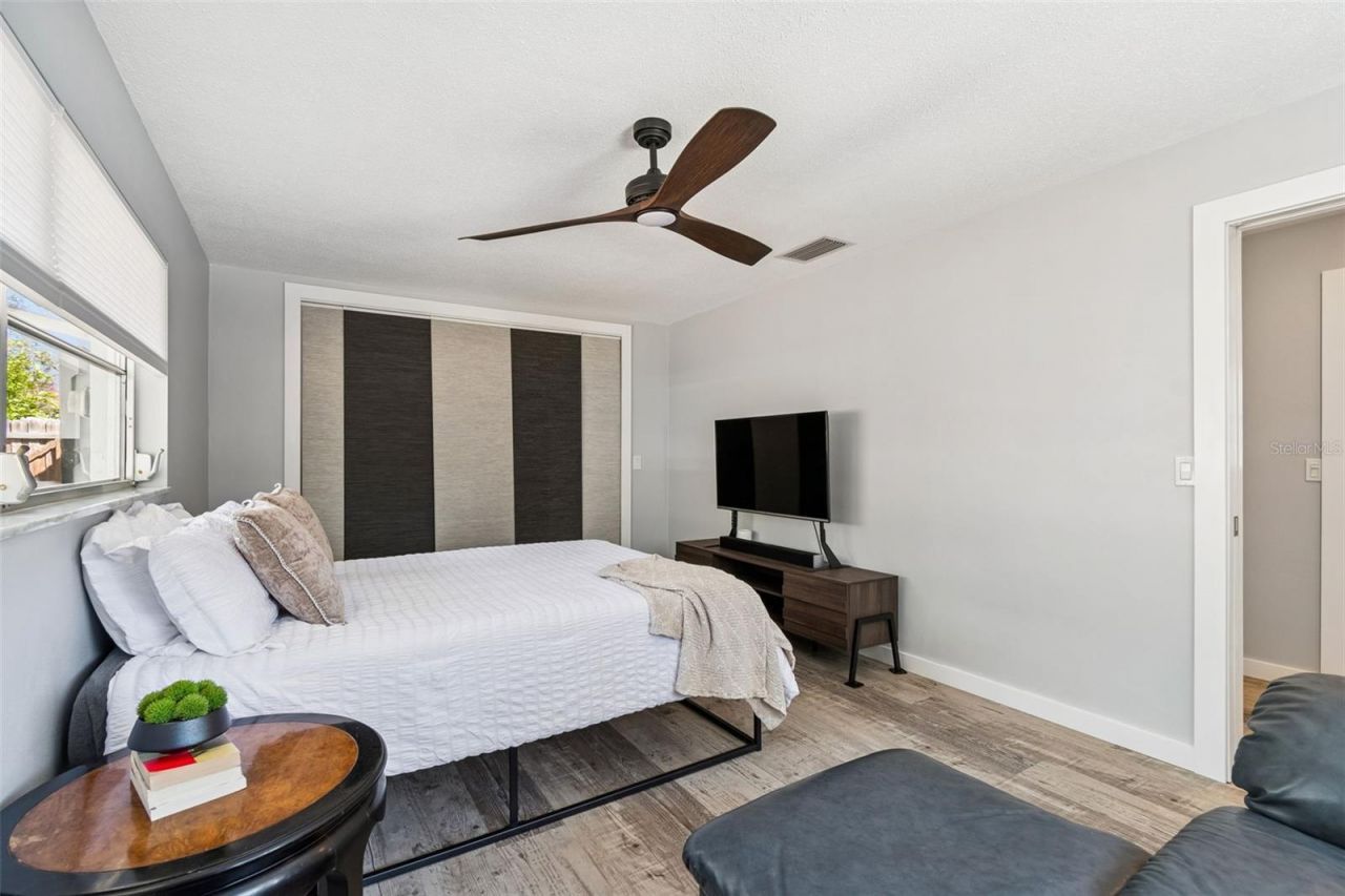 6695 Canton Street S, Saint Petersburg, FL 33712 Photo