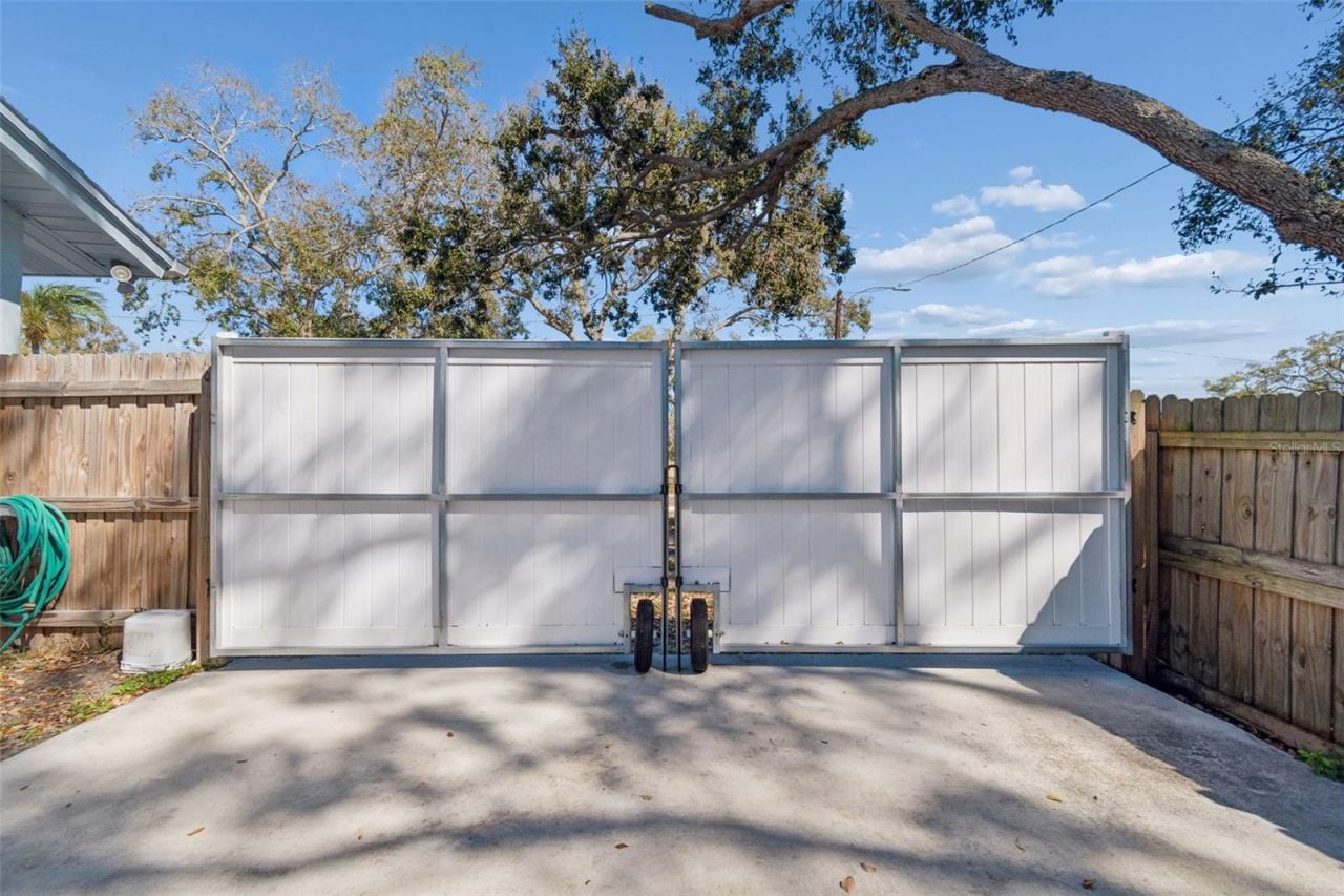 6695 Canton Street S, Saint Petersburg, FL 33712 Photo