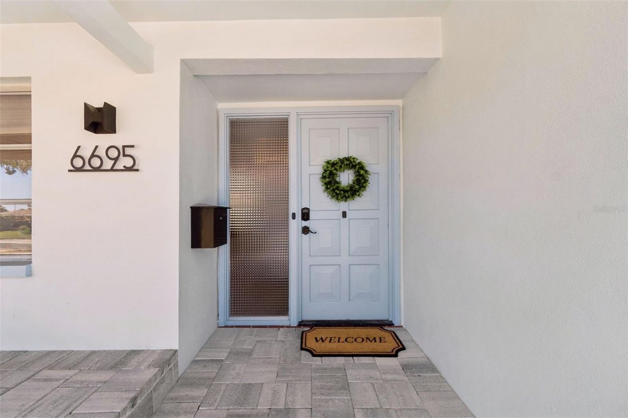 6695 Canton Street S, Saint Petersburg, FL 33712 Photo